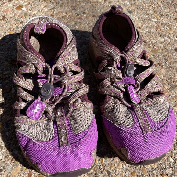 Chacos - Picture 1 of 2